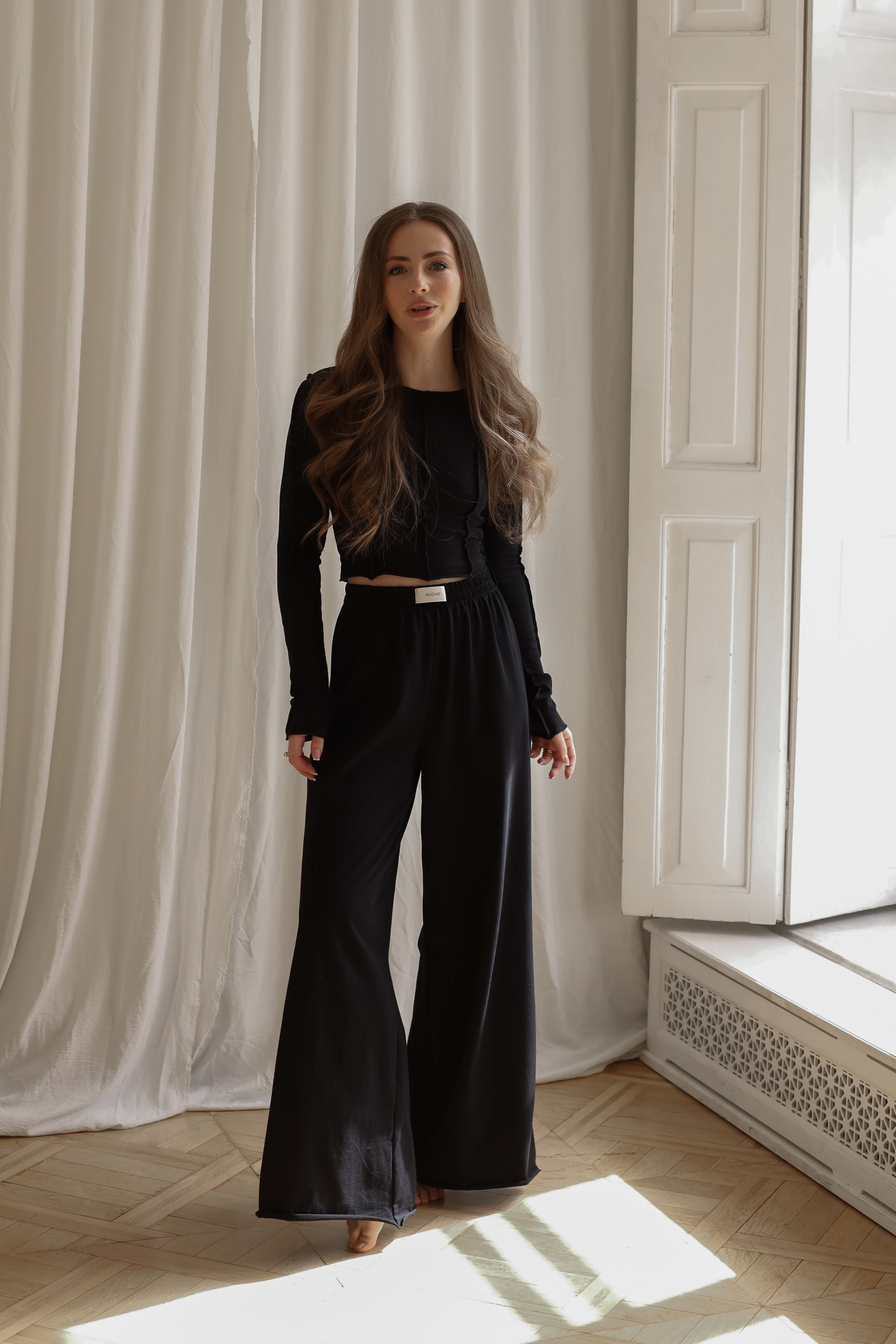 Штани палаццо на резинці з хвилястим краєм Goddess Flow - Чорний, XS
