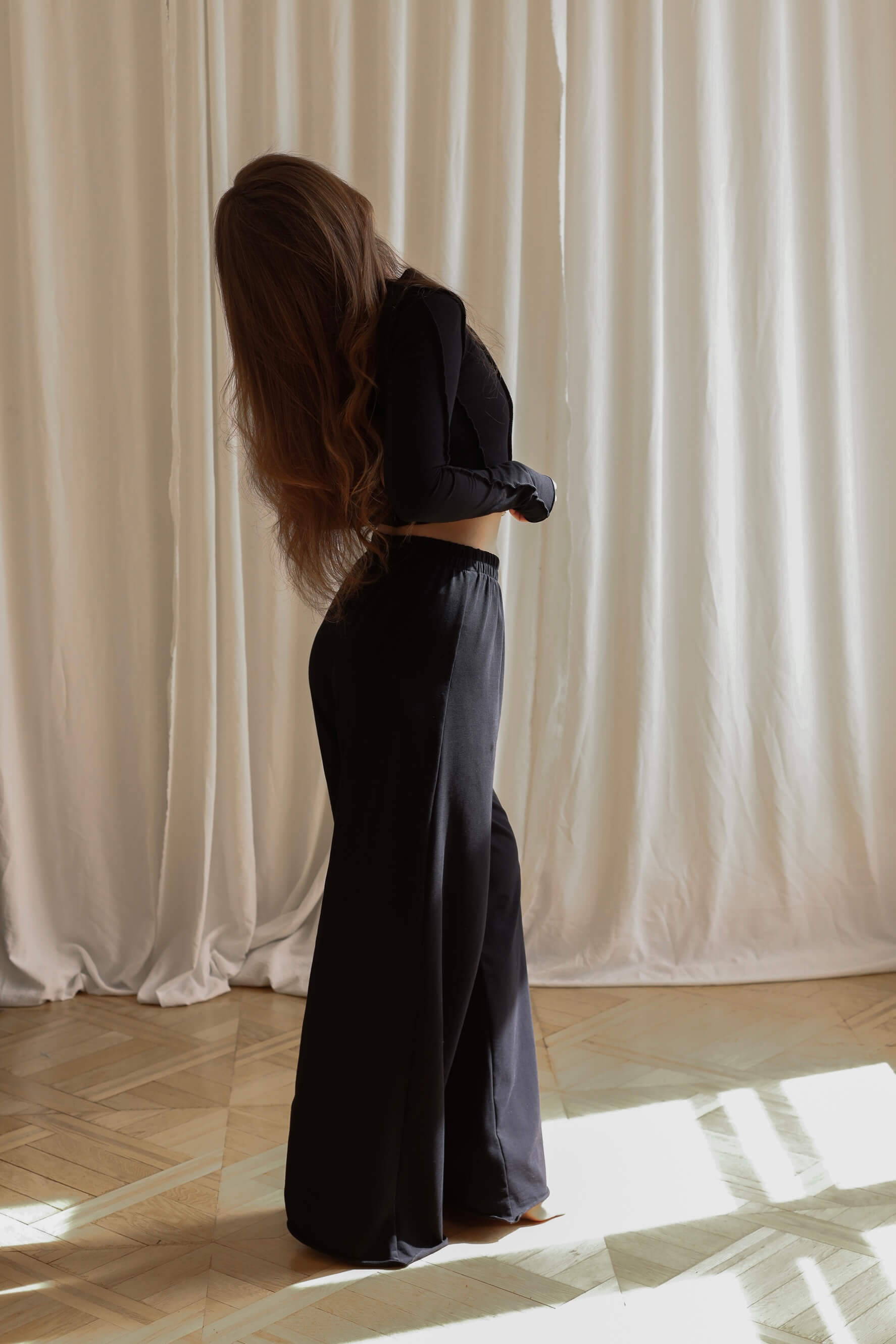 Штани палаццо на резинці з хвилястим краєм Goddess Flow - Чорний, XS