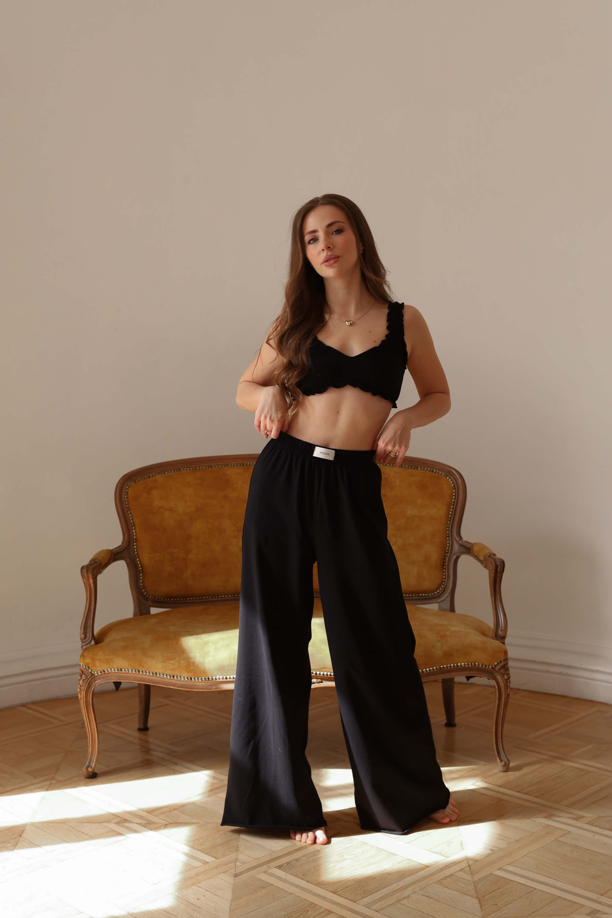 Топ на резинці з рюшами Goddess Flow - Чорний, XS